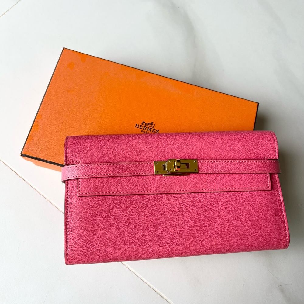 New and never used Hermes Kelly Wallet.